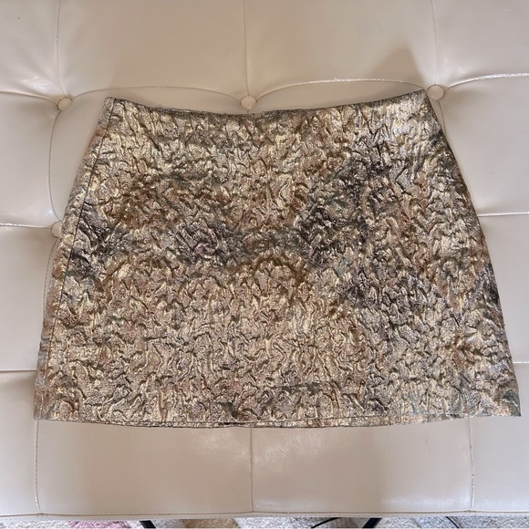 Zara Jacquard Foil Gold Mini Skirt - Picture 3 of 8